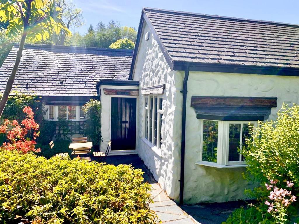 Beautiful Ancient Stone Cottage, Local Walks & Pub! Conwy Esterno foto
