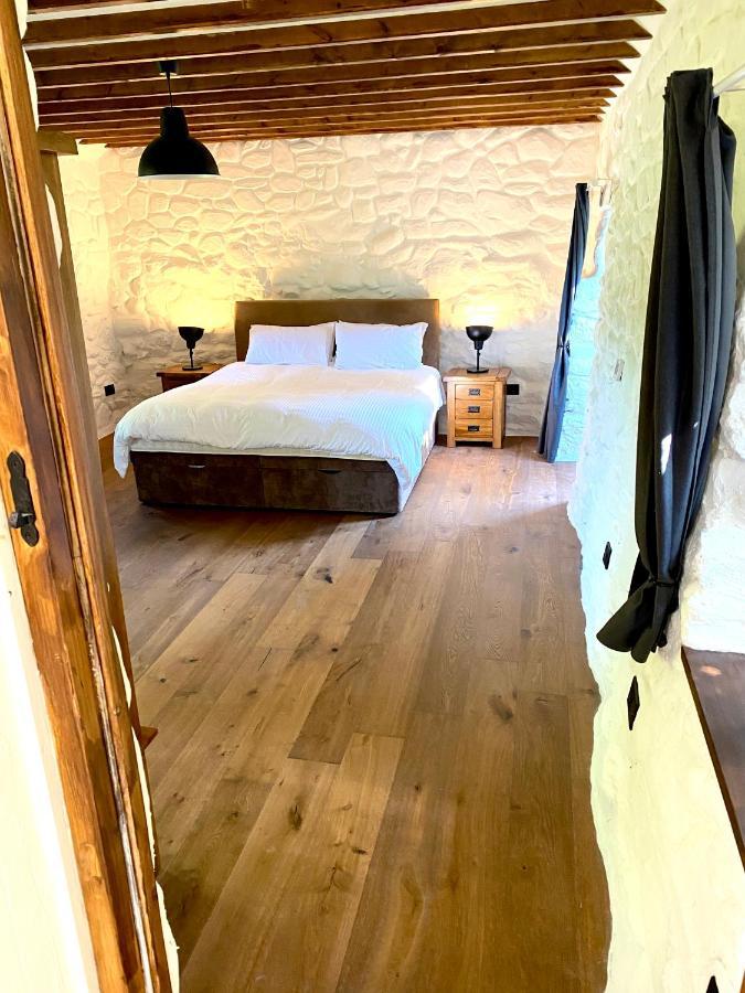 Beautiful Ancient Stone Cottage, Local Walks & Pub! Conwy Esterno foto